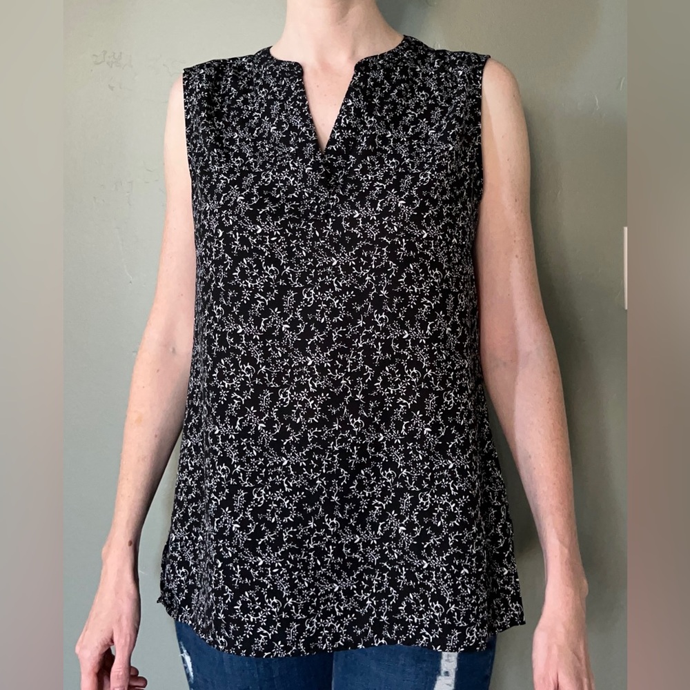 CHAUS Black and White Floral Tunic